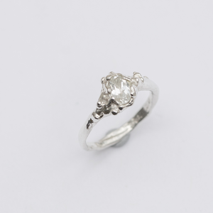 Fusilis Quartz Ring (K 1/2) Fusilis Quartz Ring (K 1/2)