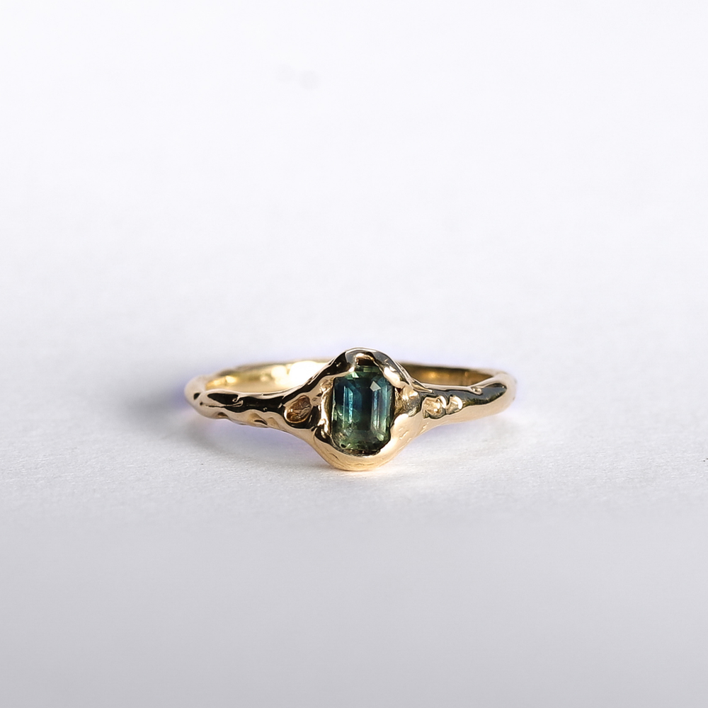 Ocean Green Sapphire Gold Ring (O/ US 7)
